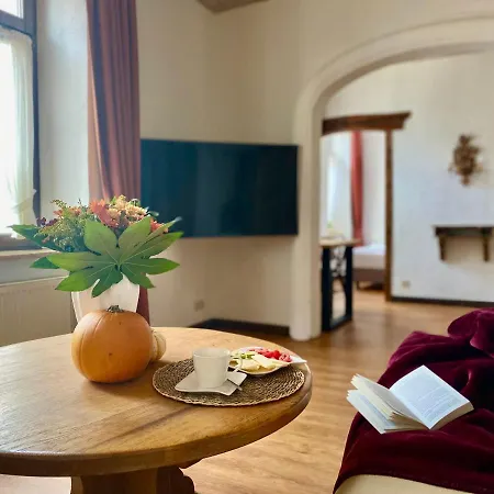 Apartmenthaus Eurenerstrasse 179 아파트