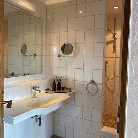 Apartmenthaus Eurenerstrasse 179 *