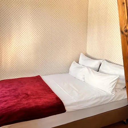 아파트 Apartmenthaus Eurenerstrasse 179